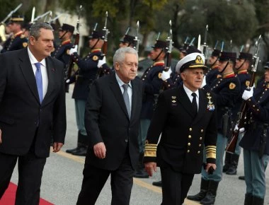 «Στον κόσμο του» ο AΝΥΕΘΑ Φ.Κουβέλης «θάβει» τους δύο αιχμαλώτους: «Δεν είναι όμηροι»! - Αρα είναι... παράνομοι!